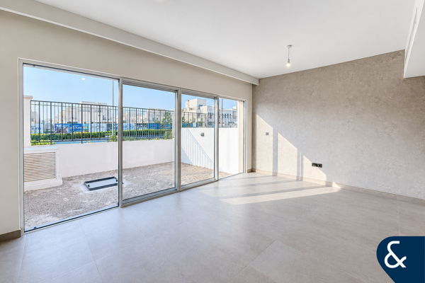 4 Bedrooms | Single Row | Near Lagoons