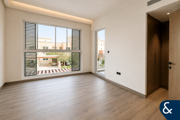 4 Bedrooms | Single Row | Near Lagoons