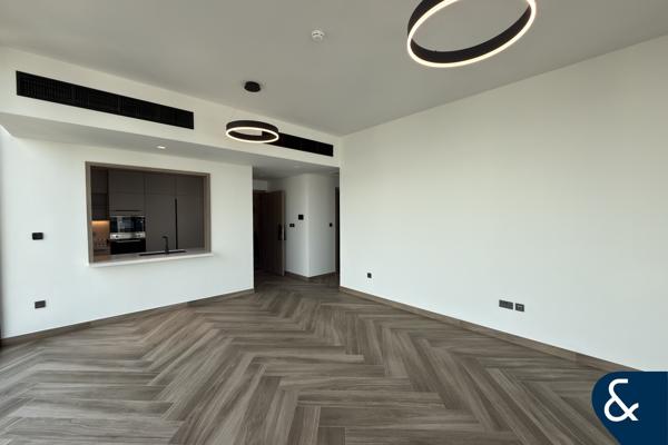 Corner Unit | High Floor | Ready to Move in