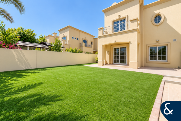 VACANT NOW | 4 BEDROOMS | PRIVATE LOCATION