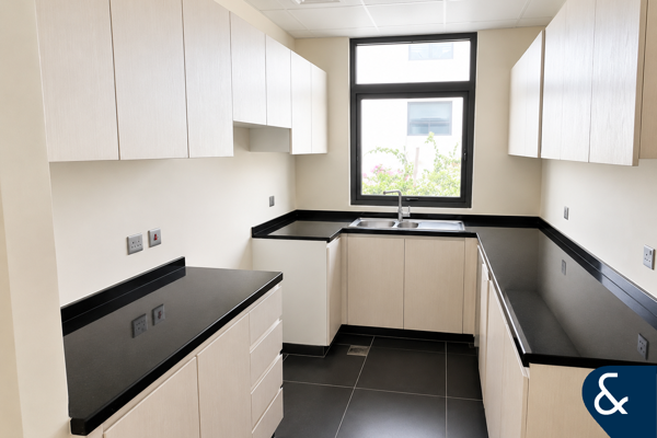 3BR+ Maids | Corner | Closed Kitchen | R2EM