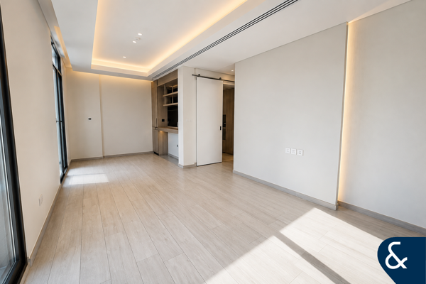 2 Bedrroom | Open View | Corner Layout