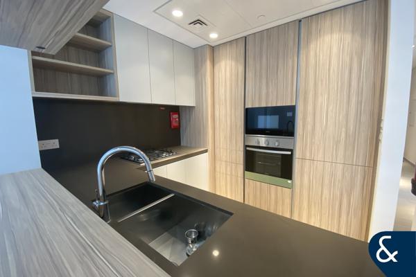 2 Bedrroom | Open View | Corner Layout