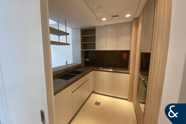 2 Bedrroom | Open View | Corner Layout