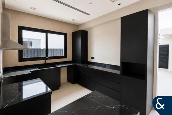 5 Bed | Vacant | Spacious | Custom