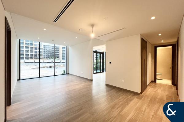 Vacant Now | Low Floor | Closed Kitchen |
