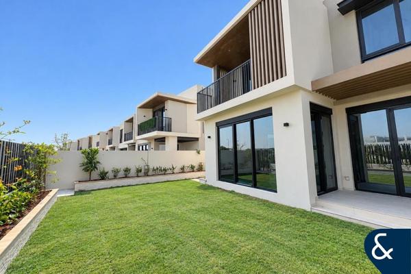 Next To Pool | Single Row | Must See | 4 Bed