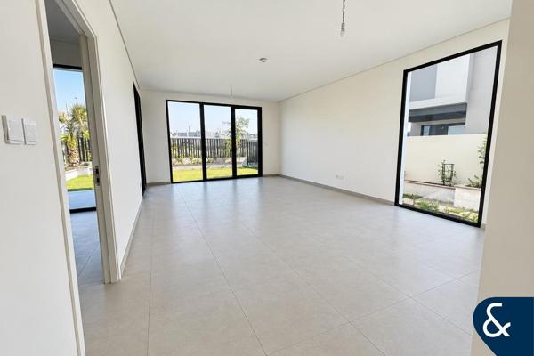 Next To Pool | Single Row | Must See | 4 Bed