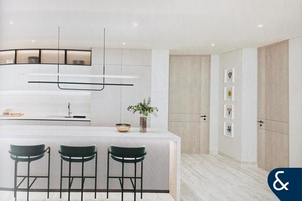 1 of 8 | Signature 3 Bed | Sea & Palm Views