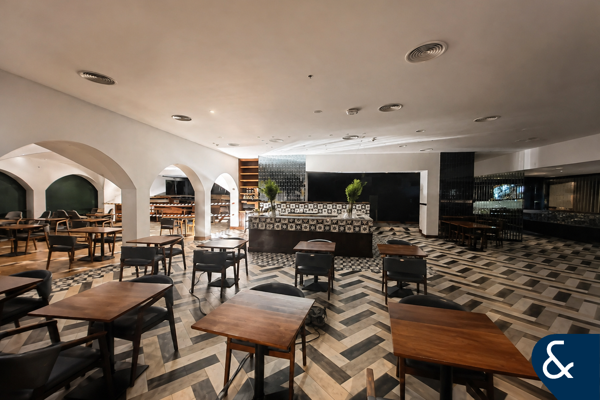 Restaurant | Prime Location | Low Floor