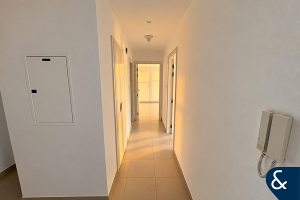 Boulevard View | Spacious 2 Bed | Unfurnished
