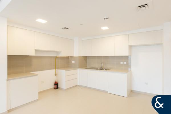 Boulevard View | Spacious 2 Bed | Unfurnished