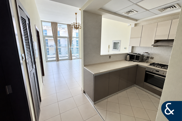 High Floor | Vacant | Appliances Included