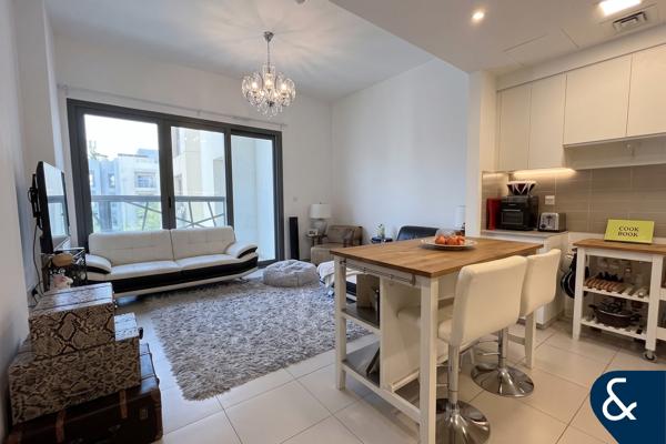 Pool View | High Floor | Available 1st Oct
