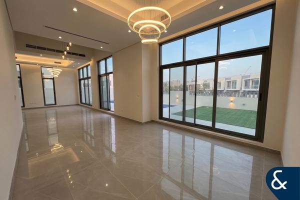 Single Row | Private Pool | Elevator | New