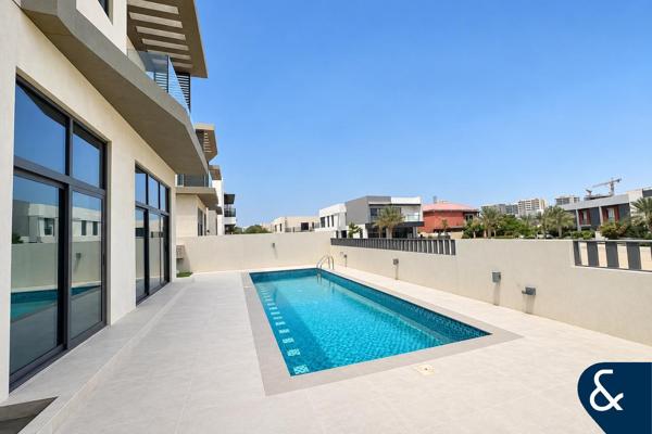 Single Row | Private Pool | Elevator | New