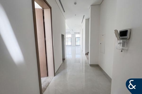 6 Bed | Private Pool | Elevator | Brand New