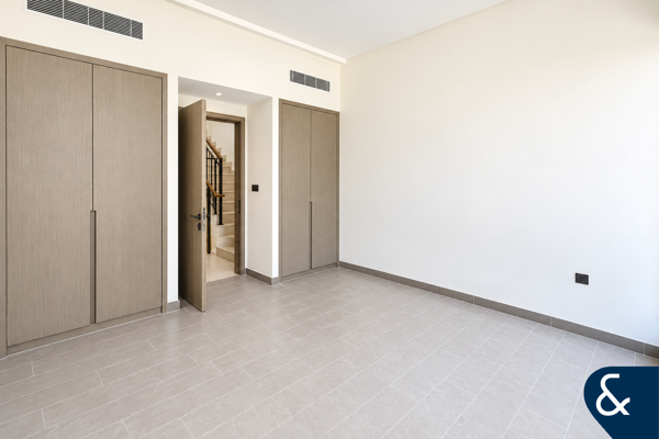 Single Row | Private Plot | 5 Bed + Maids