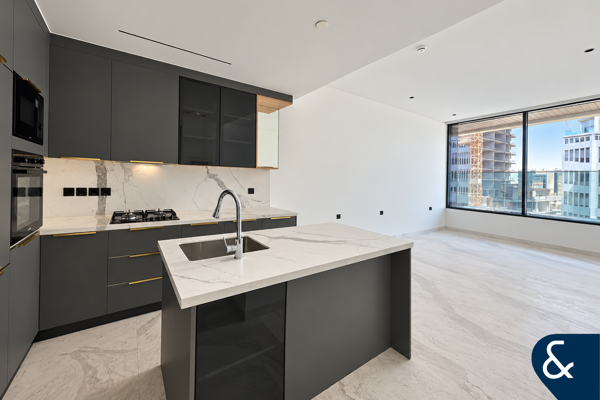 Spacious 3 Bed | Private Pool | Vacant Now