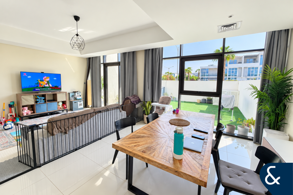 Single Row | R2M | Vacant on transfer | 3 Bed