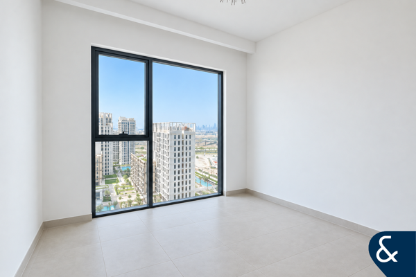 High Floor I Vacant I Direct Park Access