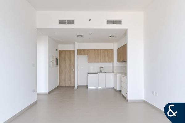 High Floor I Vacant I Direct Park Access