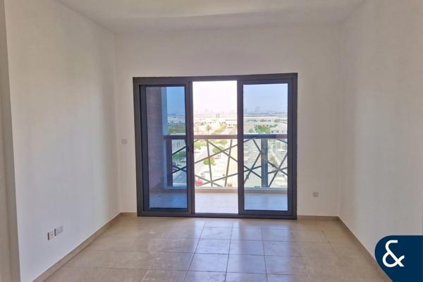 Townhouse View | Spacious | Low Floor