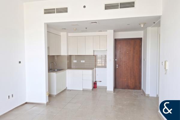 Townhouse View | Spacious | Low Floor