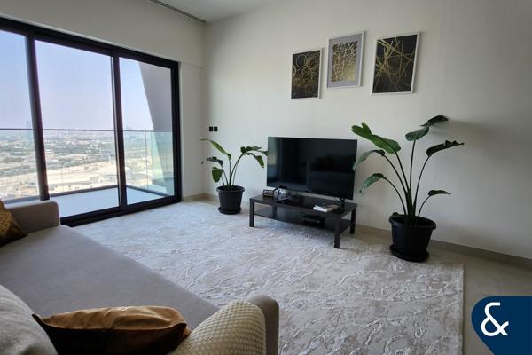 Top Floor | Investment | 5 Minutes to Downtown