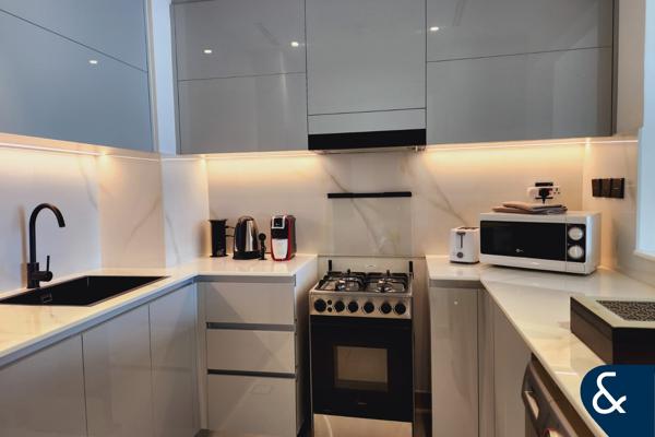 Top Floor | Investment | 5 Minutes to Downtown