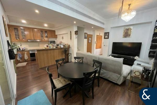 Vastu | Near to Pool | Vacant on Transfer