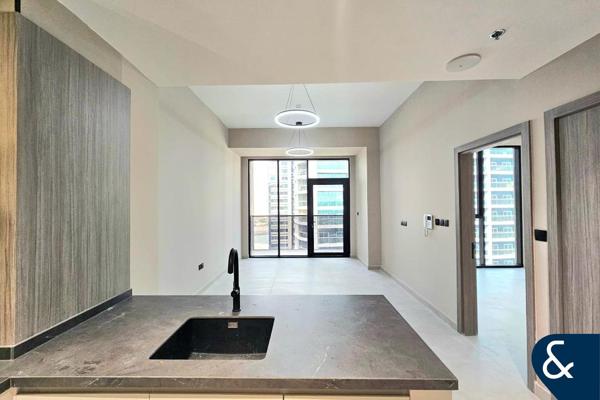 One Bedroom I Rented Unit I 778 Sqft