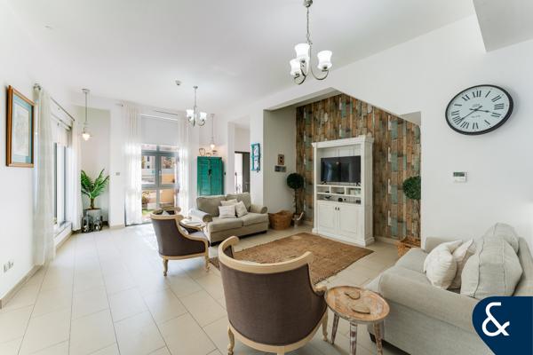 Rare Corner | Private Garden | Upgraded
