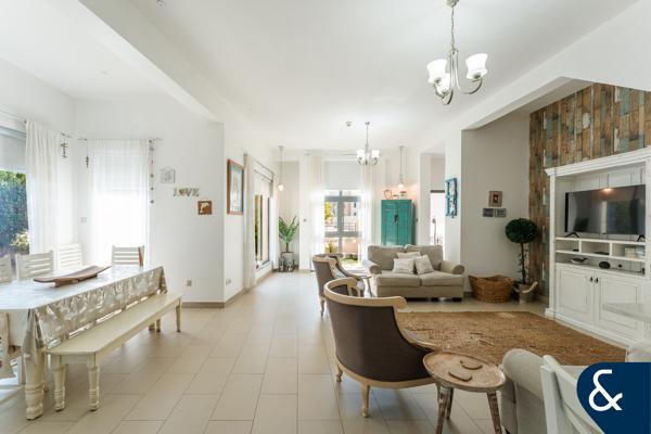 Rare Corner | Private Garden | Upgraded
