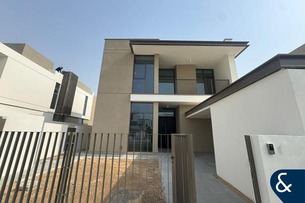 Type E | Single row | Close to pool | Vacant