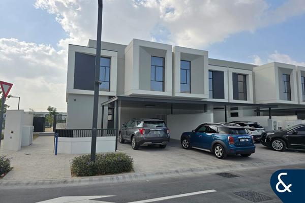 Vacant| Corner Plot |Close to pool and park