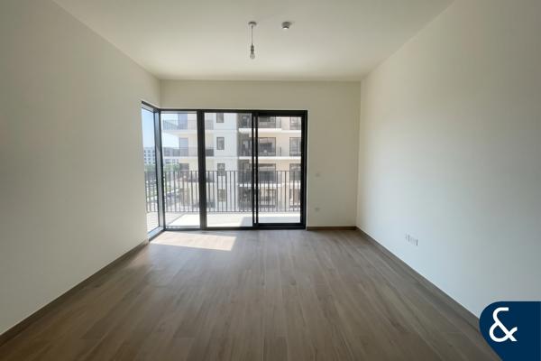 6 Cheques | Low Floor | Large Balcony