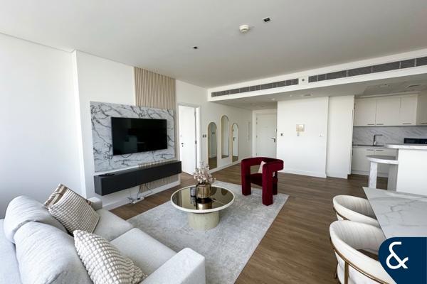 Upgraded | Furnished | High Floor