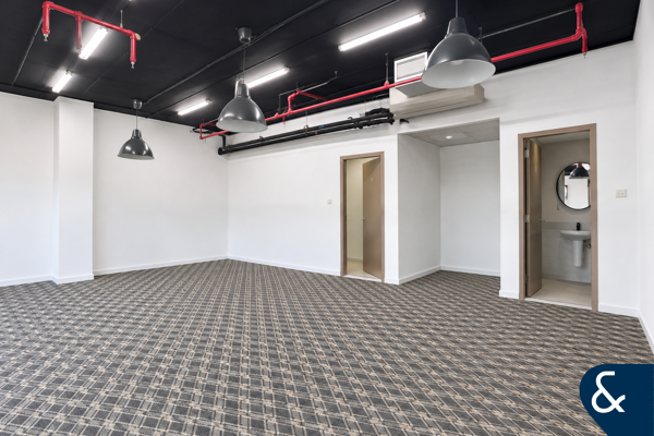 Fitted | High Floor | Close to Metro