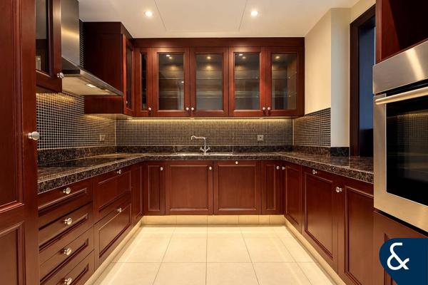 Burj Khalifa View | Large Layout | 1 Bedroom