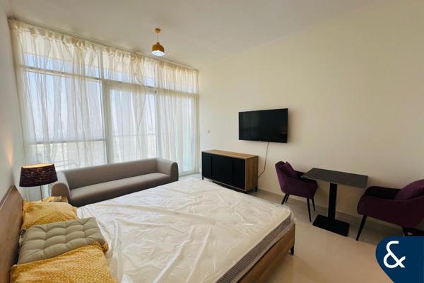 Furnished | Studio | High floor | Balcony