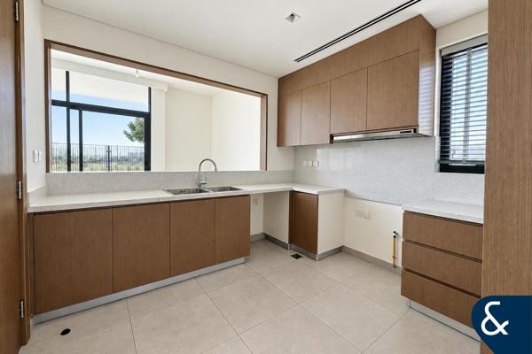 Landscaped | Greenbelt Backing | Corner Unit