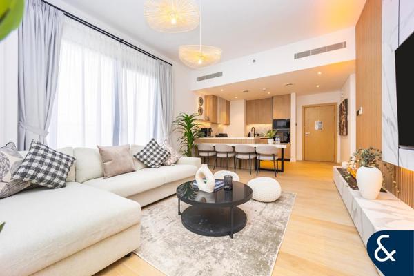 Direct Beach | Fully Upgraded | Skyline View