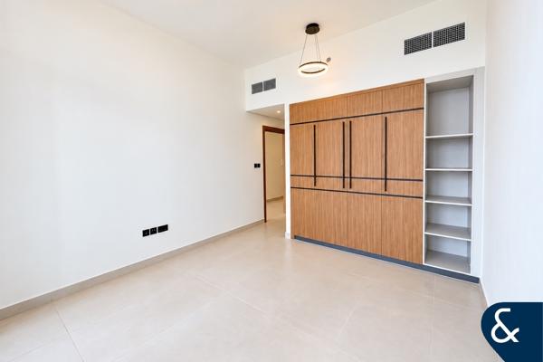Pool View | Brand New | First Tenant