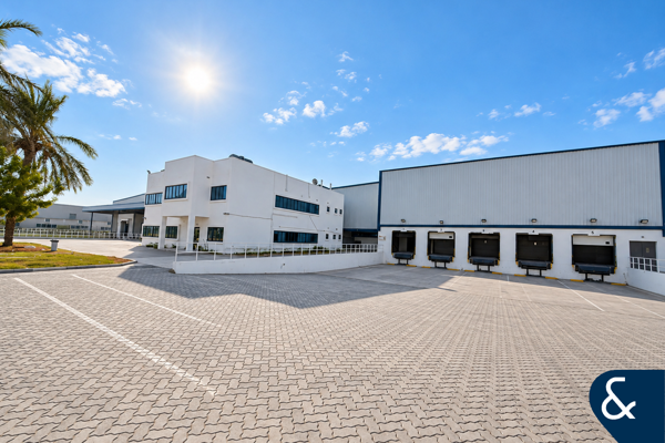 Warehouse | 12M Ceiling | 7 Loading Bays