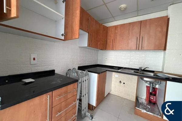Unfurnished | 2 Bedroom | Prime Location