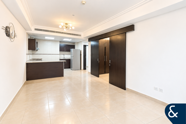 2 Bedrooms | Lake view | Tenanted