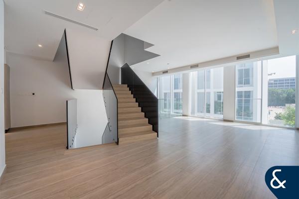 Close To The Bay | 4 Bedroom Plus Maids Room