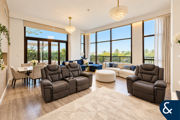 Large terrace | Open living | Closed kitchen