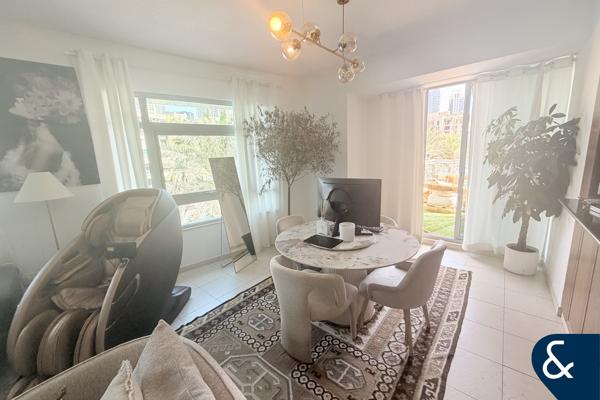 Large layout | Huge Terrace | Fountain View